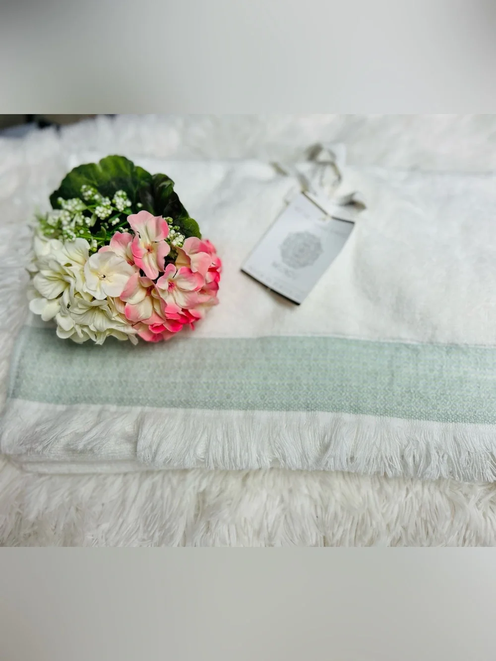 MUNDU Set Of Two Hand Towels - Made In Portugal - 100% Cotton - Green/White